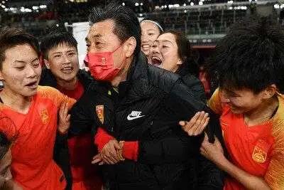 祝贺中国女足挺进东京奥运,中国女足力挽狂澜挺进东京奥运会