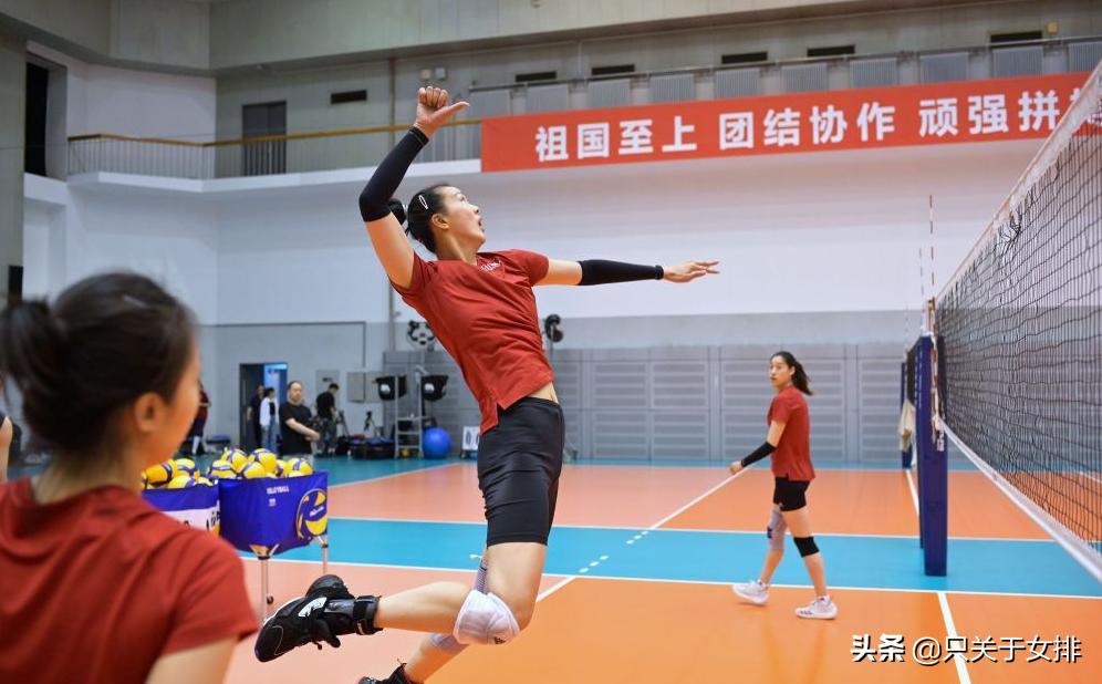 中国女排都有谁穿篮球鞋,中国女排朱婷穿库里球鞋