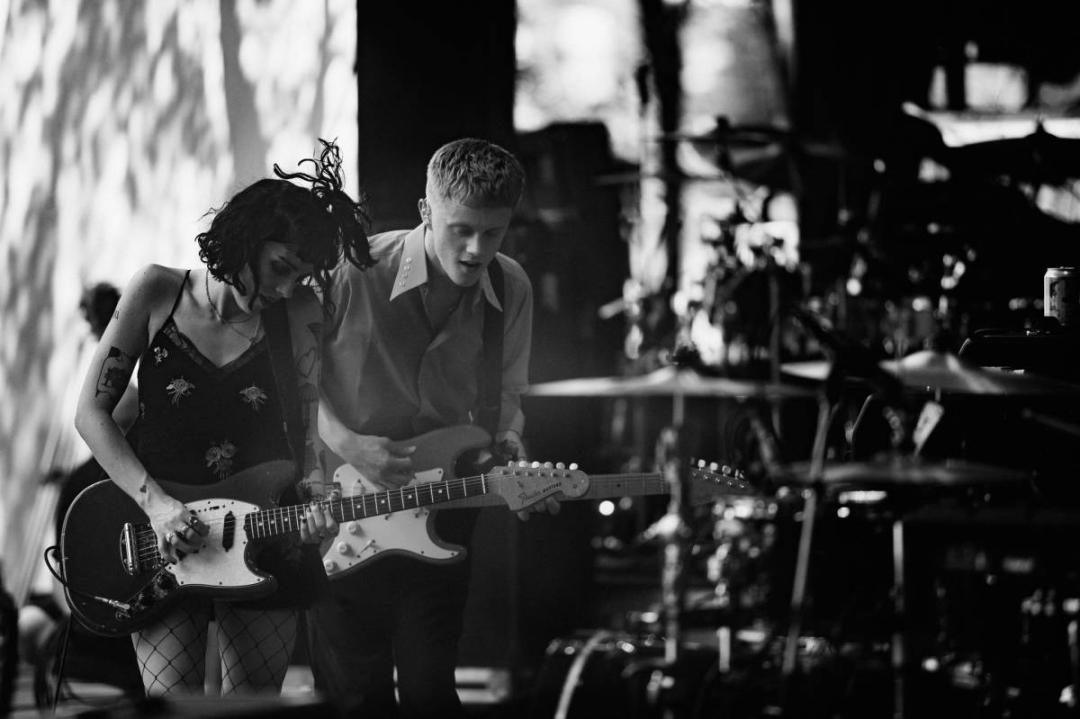 鑻嶇櫧娴疆,鑻嶇櫧娴疆涔愰槦