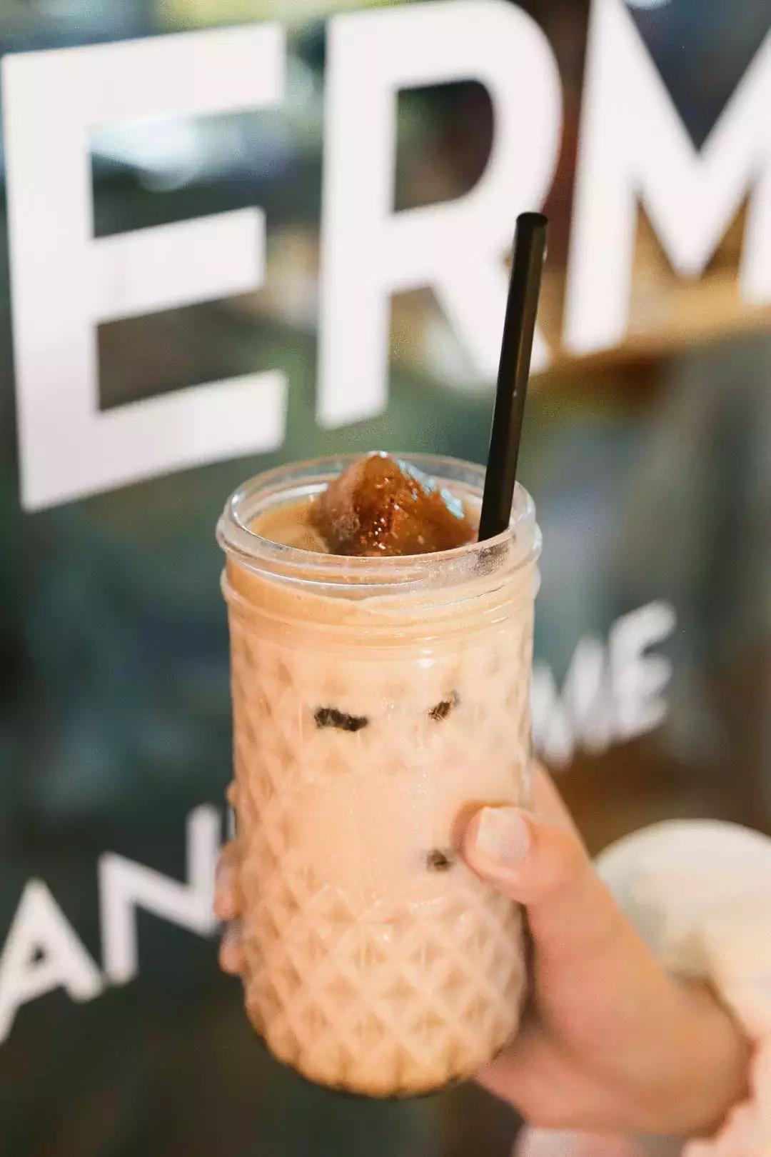 岳麓山山上咖啡馆,岳麓山下的咖啡馆