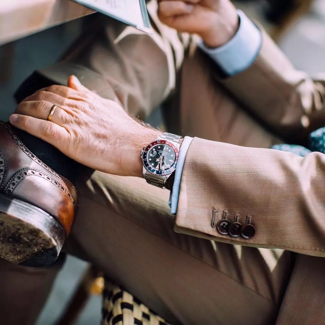 年轻人戴的4款表,现在最值得入手25多万的二手表