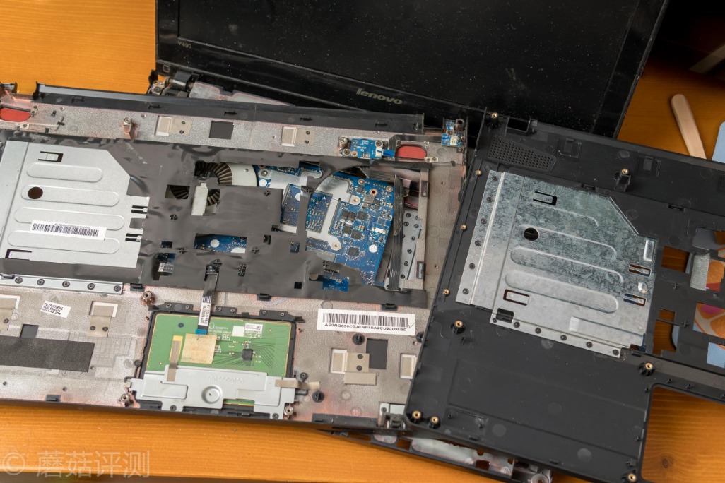 联想y400维修断轴,联想y400屏轴太紧