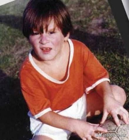 足坛十大颜值球星照片,足坛十大巨星小时候