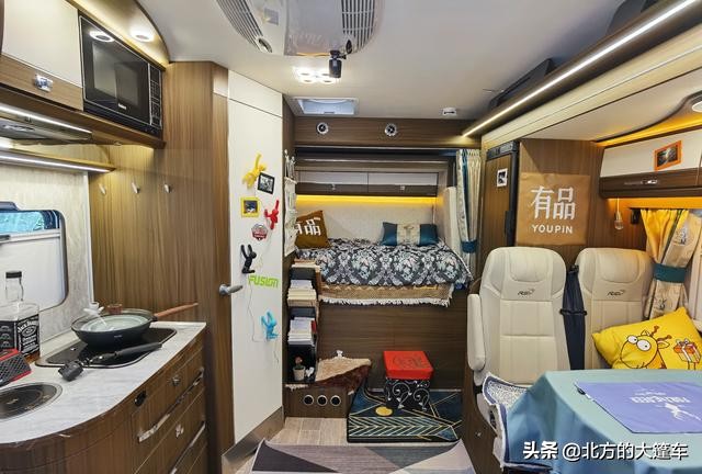 所有装备装进新房车,房车环游重走中国路准备完毕天亮就出发