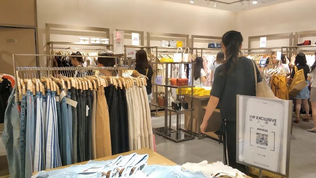 折扣全靠缘?快时尚「骨折」攻略了解一下