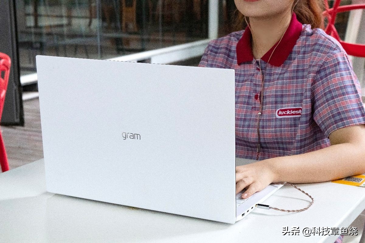 lg原厂显示器,lggram屏幕感受