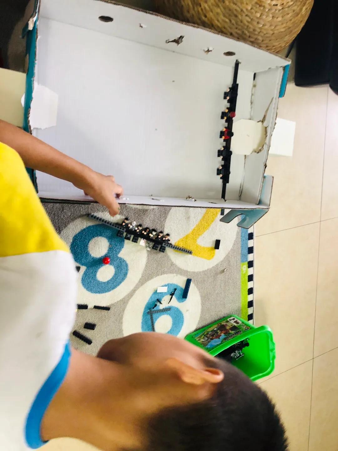 儿童手工制作桌上足球,幼儿园自制桌上足球