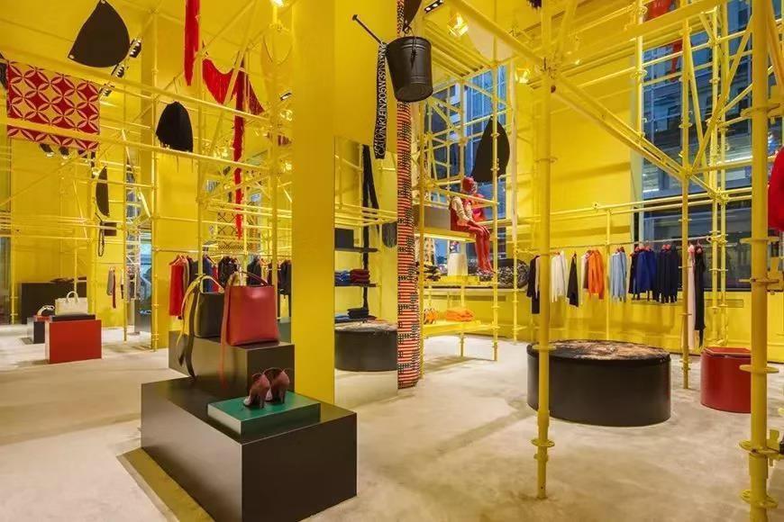 奢牌变这样?CK被解约态度强硬,它的“作妖”还不止这个