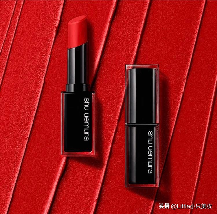 拥有一支绿色口红,适合黄皮的水红色口红