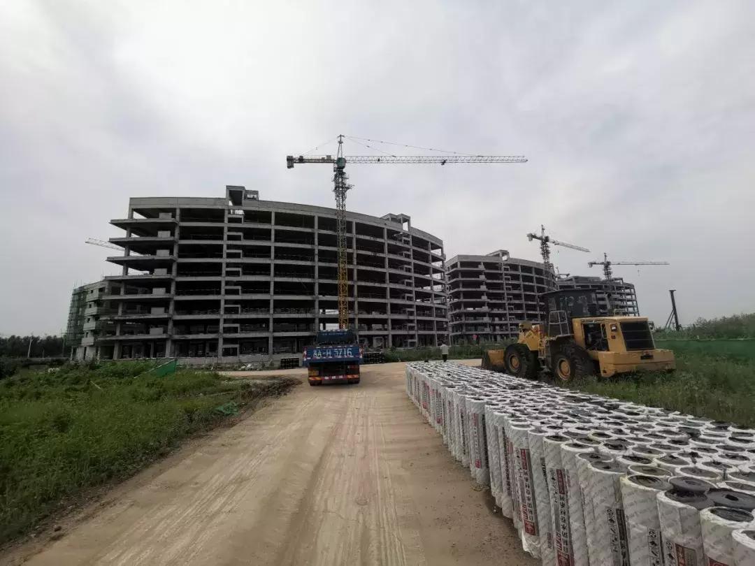 有人说：北湖除了住宅，啥也没有！欧亚说：我复工了