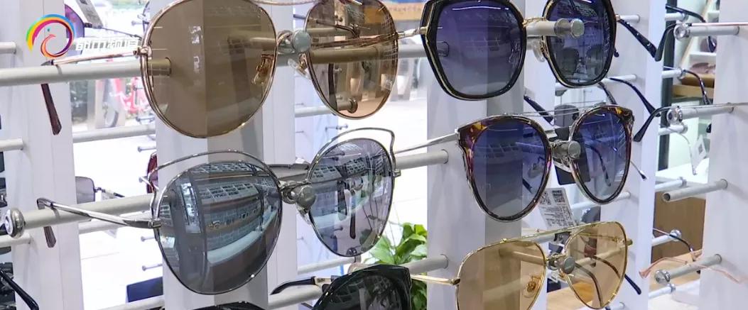 快过期的防晒伞能用吗,太阳防晒霜保质期