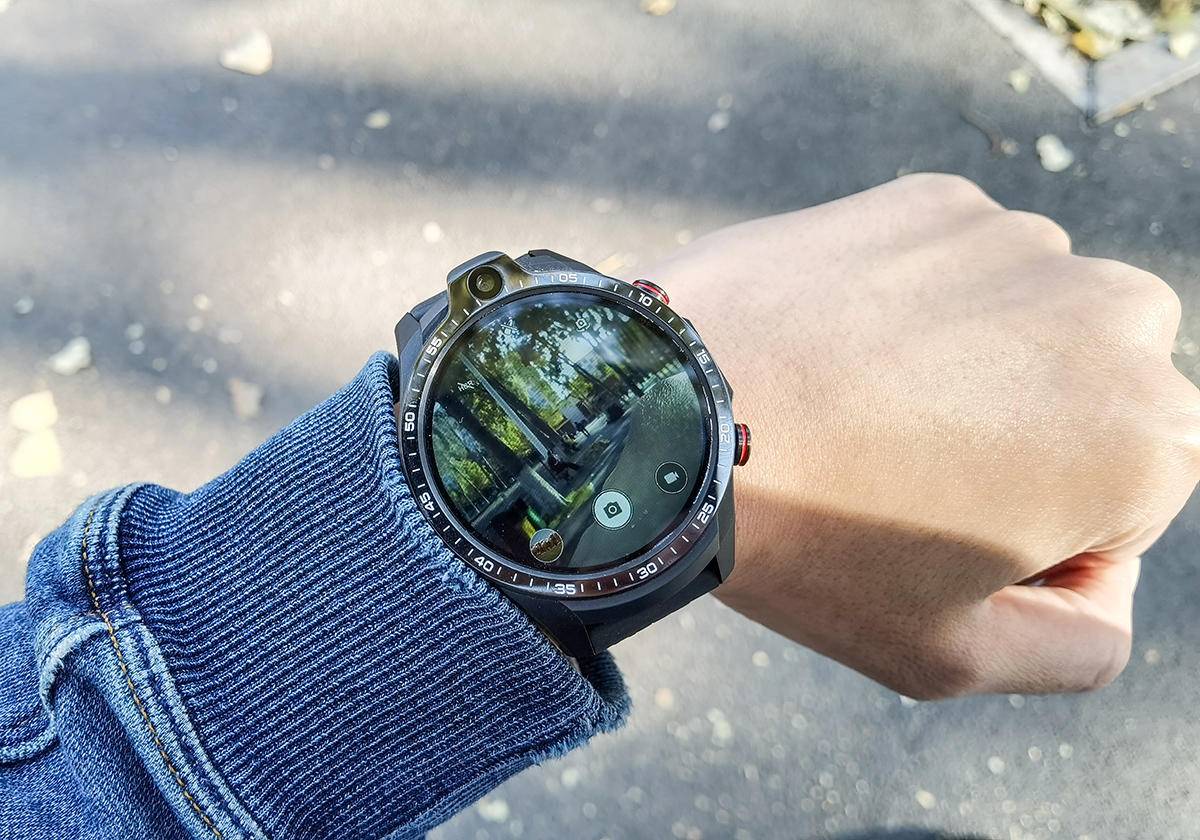 64G+双摄+全网通，是手机还是智能手表：Jeep黑骑士评测