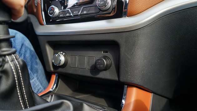 皮卡走高速拉蔬菜需要营运证吗,开皮卡拉蔬菜免过路费吗