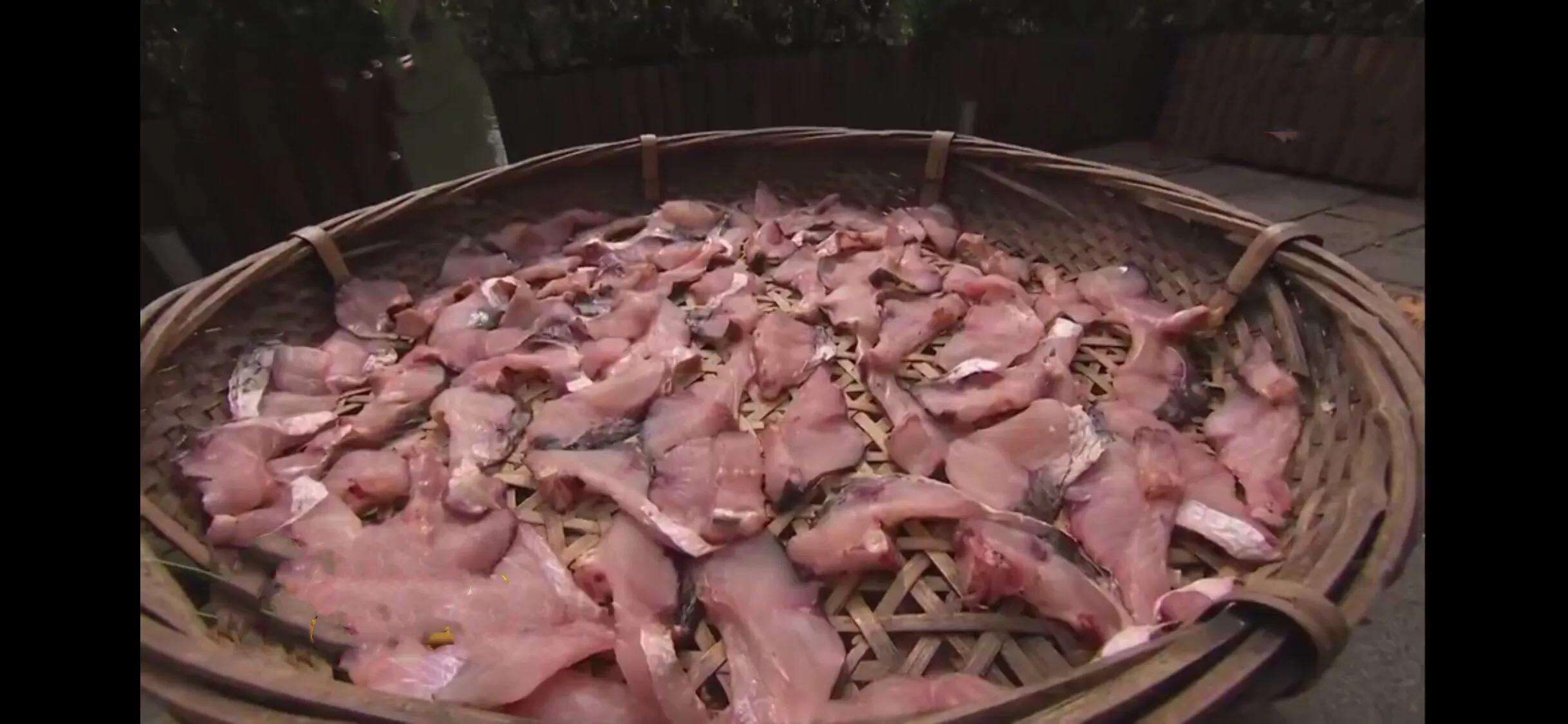 小镇，一碗面年入30万，一块糕年销售额上百万，它胜在何处？