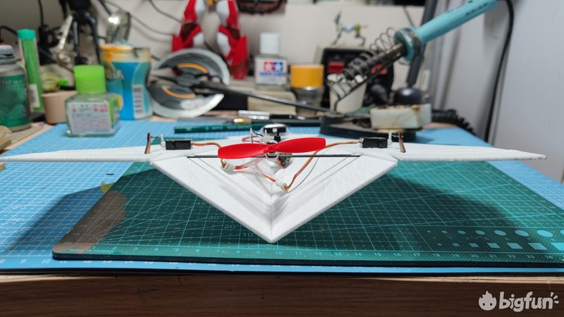 航模飞机制作小学生可飞,航模制作自制超轻载人飞机