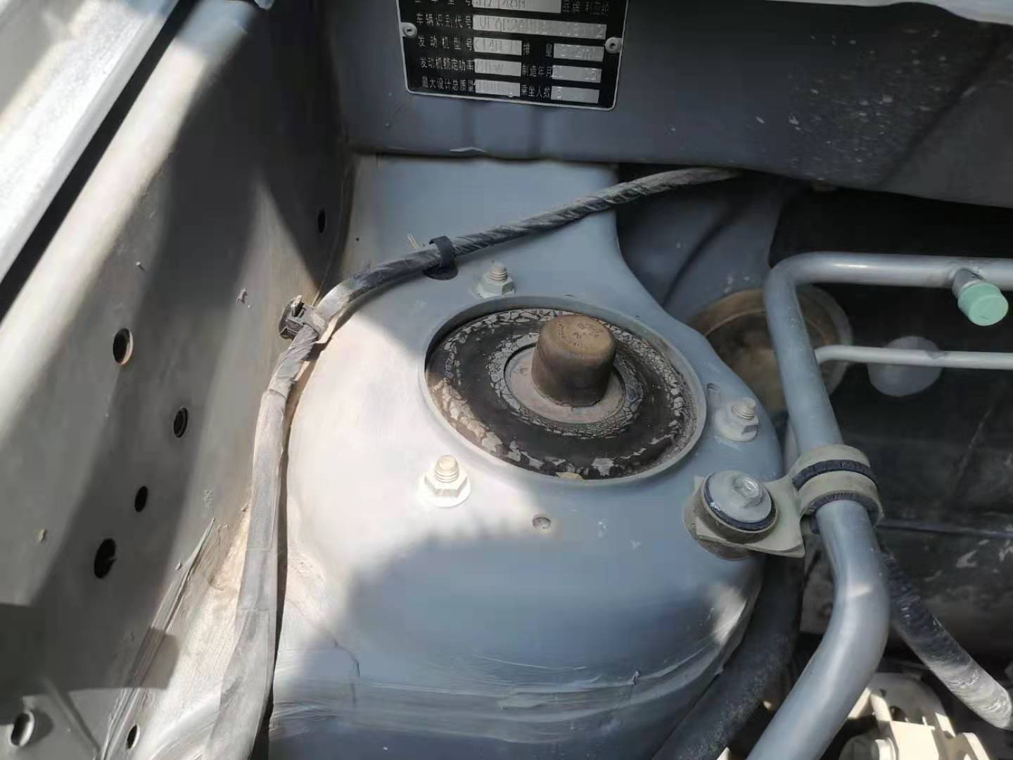 胖哥1万买车,胖哥两百万收奥迪rs6