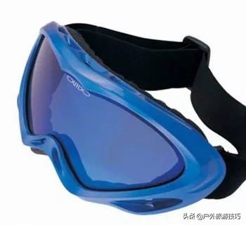 滑雪镜哪种品牌好,什么牌子的滑雪镜好用又实惠