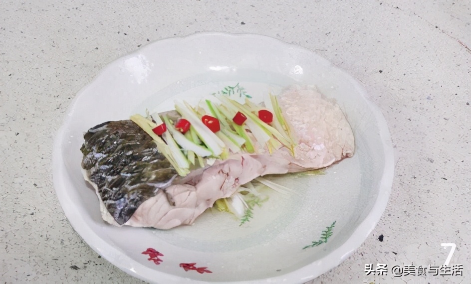 怎么清蒸草鱼好吃又简单家常,清蒸草鱼最正宗的做法