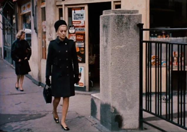 圣罗兰最经典的衣服,圣罗兰最经典款的衣服