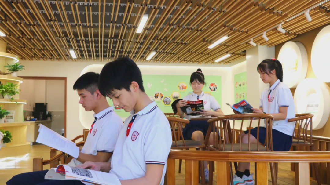 青春有你，真好！成都最美夏季校服大赏