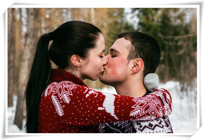 中年女人喜欢多少岁的男生,中年女人和哪些男人谈感情