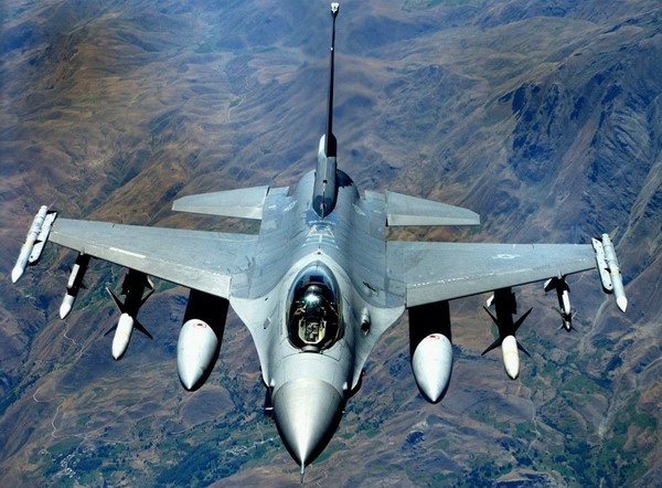 F-16“战隼”多用途战斗机