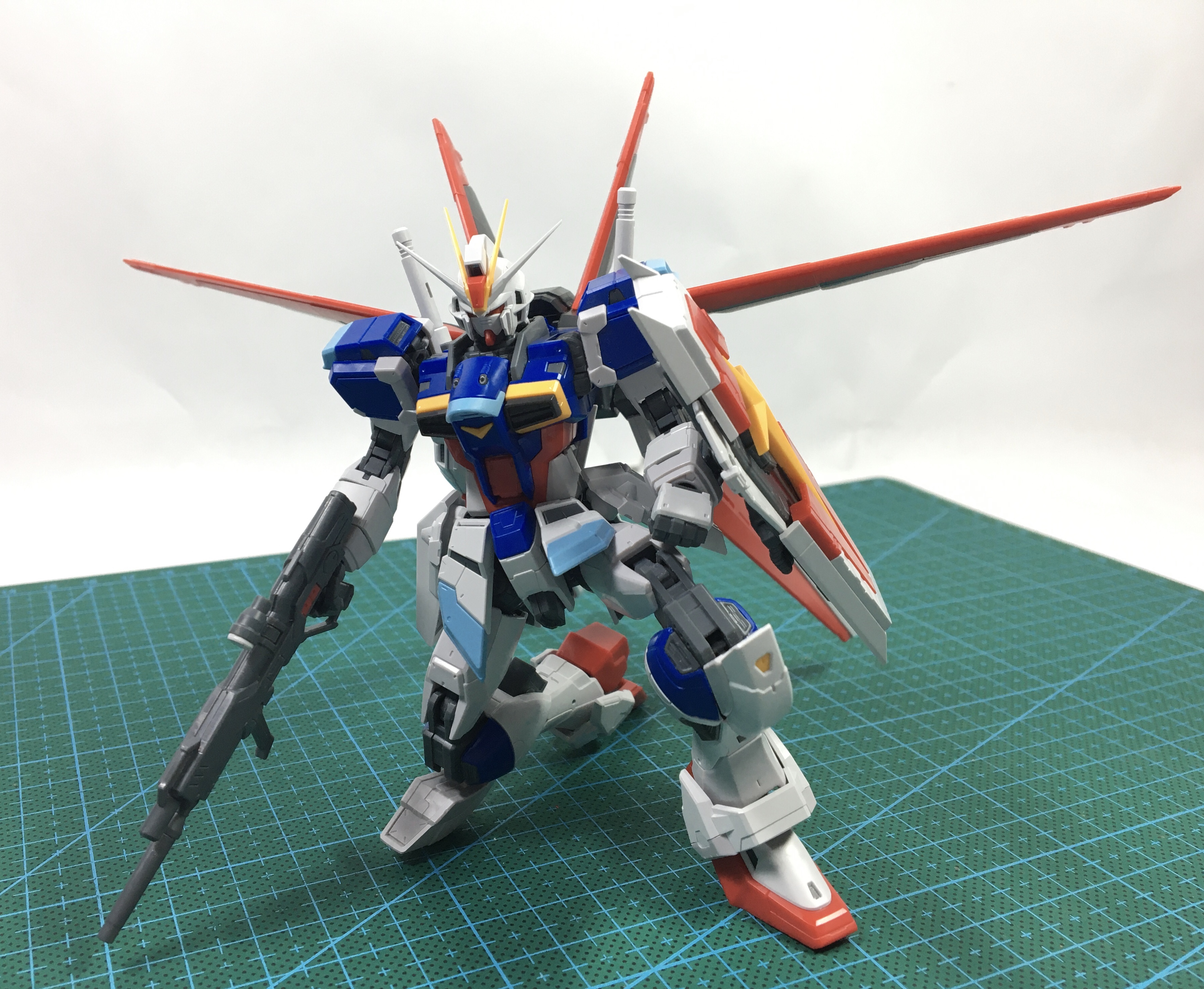 万代rg报丧女妖模型测评,万代rg空装脉冲高达测评