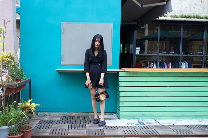 不要再背烂大街的双肩包了,别再背烂大街的轻奢包