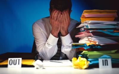 临近下班有客户来办业务怎么办,下班接到紧急任务怎么办