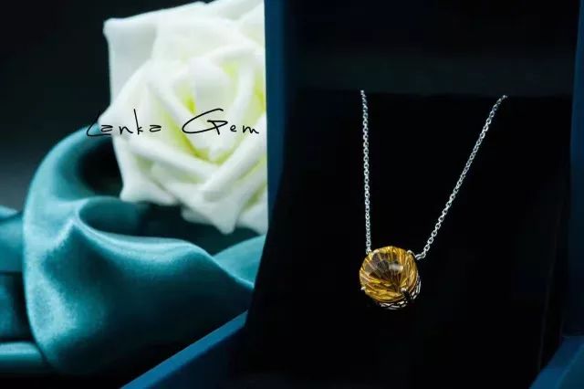 一个托帕石，被“丧心病狂”地砍了1000刀！！光泽却如烟火般闪耀