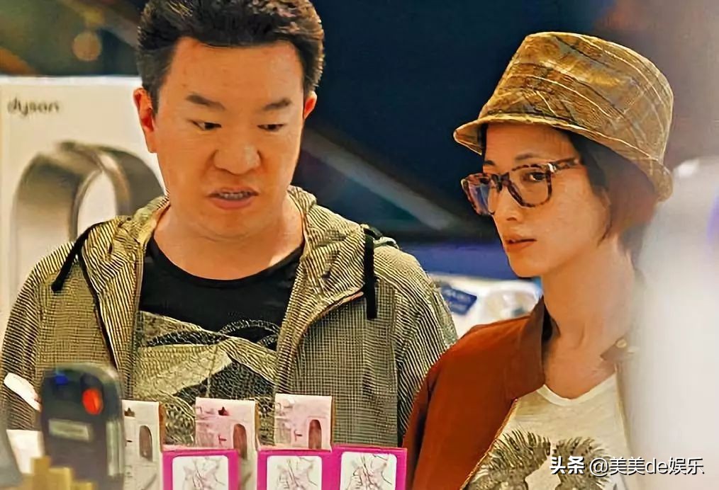 写真照少儿不宜，泄露机密差点被封杀，被骂躲到鞋柜里哭