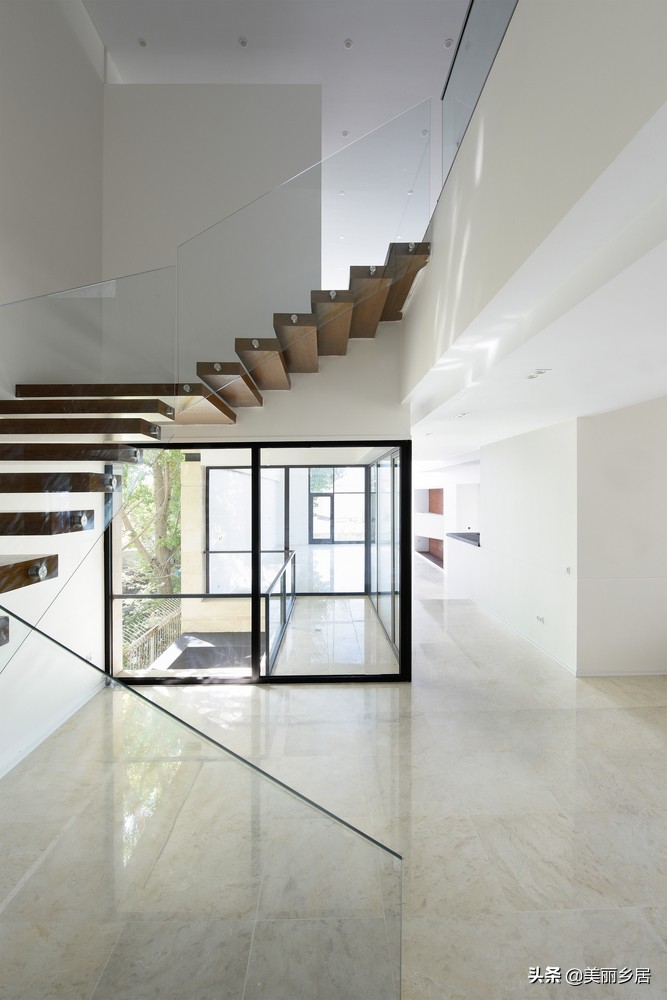 宅基地有一边有斜角怎么建房,宅基地是大坑如何建房