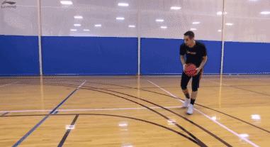 篮球十大过人技巧慢动作视频,最强nba科比过人后转身怎么做