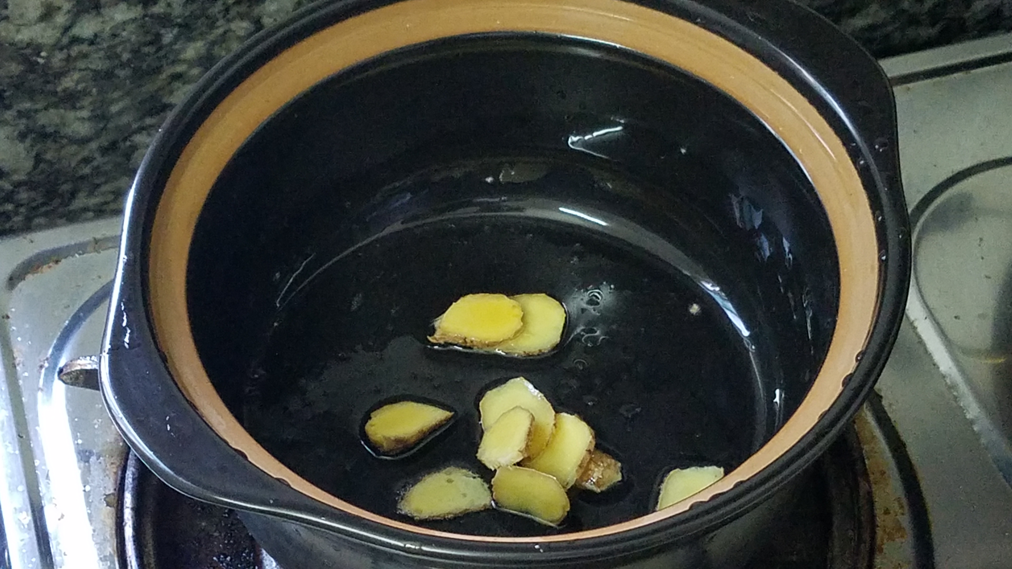 这道盐焗鸡翅要常给家人做、营养好吃不上火、做法跟材料很简单