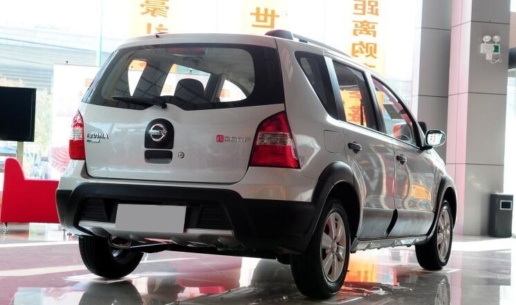 性价比和飞度差不多的车型,2014日产骊威1.6l自动挡车怎么样