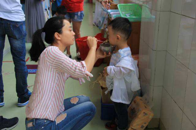 孩子在幼儿园被老师说太胖了,家长说孩子在幼儿园瘦了怎么回复