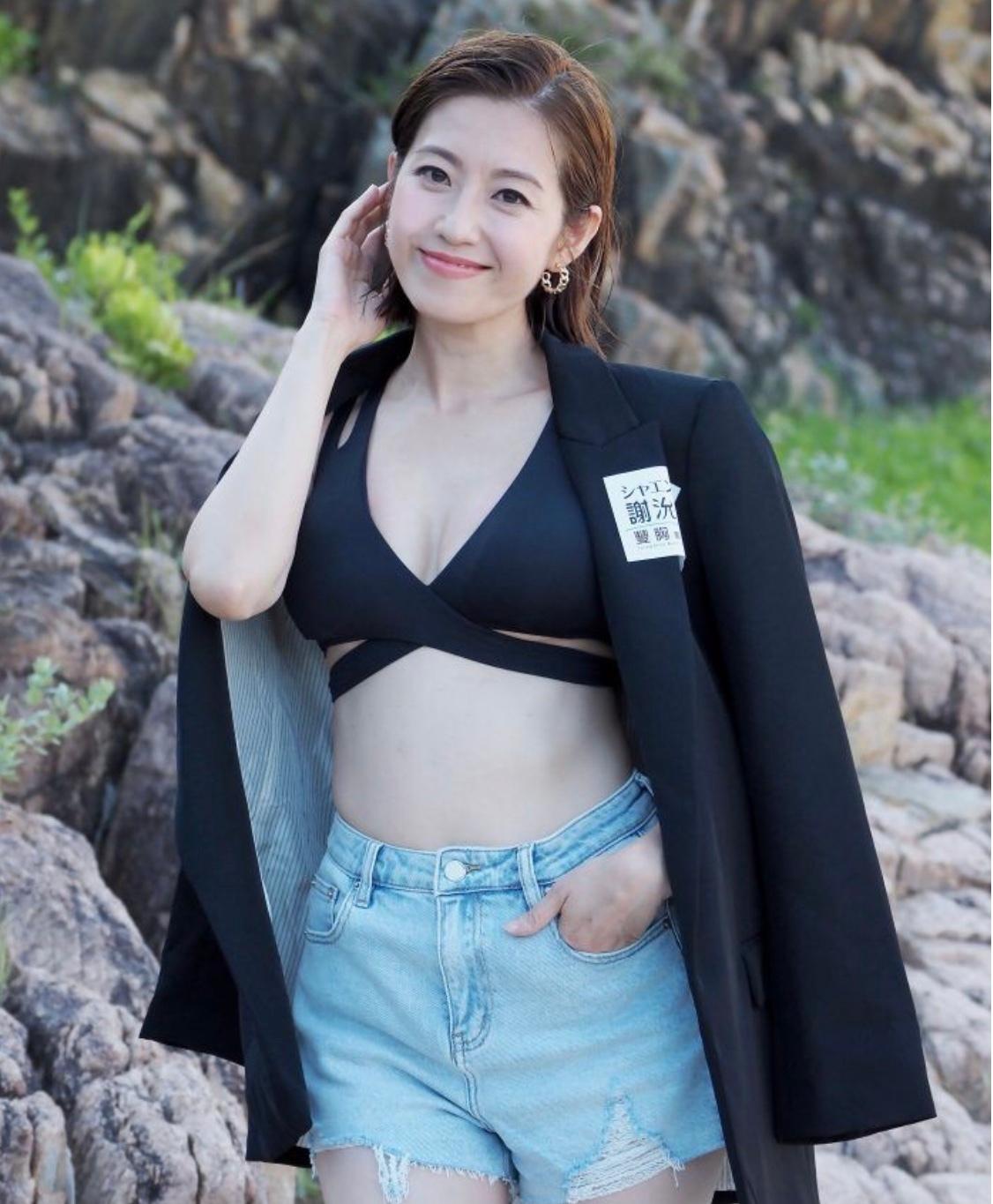 陈自瑶tvb55周年服装,2021tvb颁奖典礼陈自瑶大头照