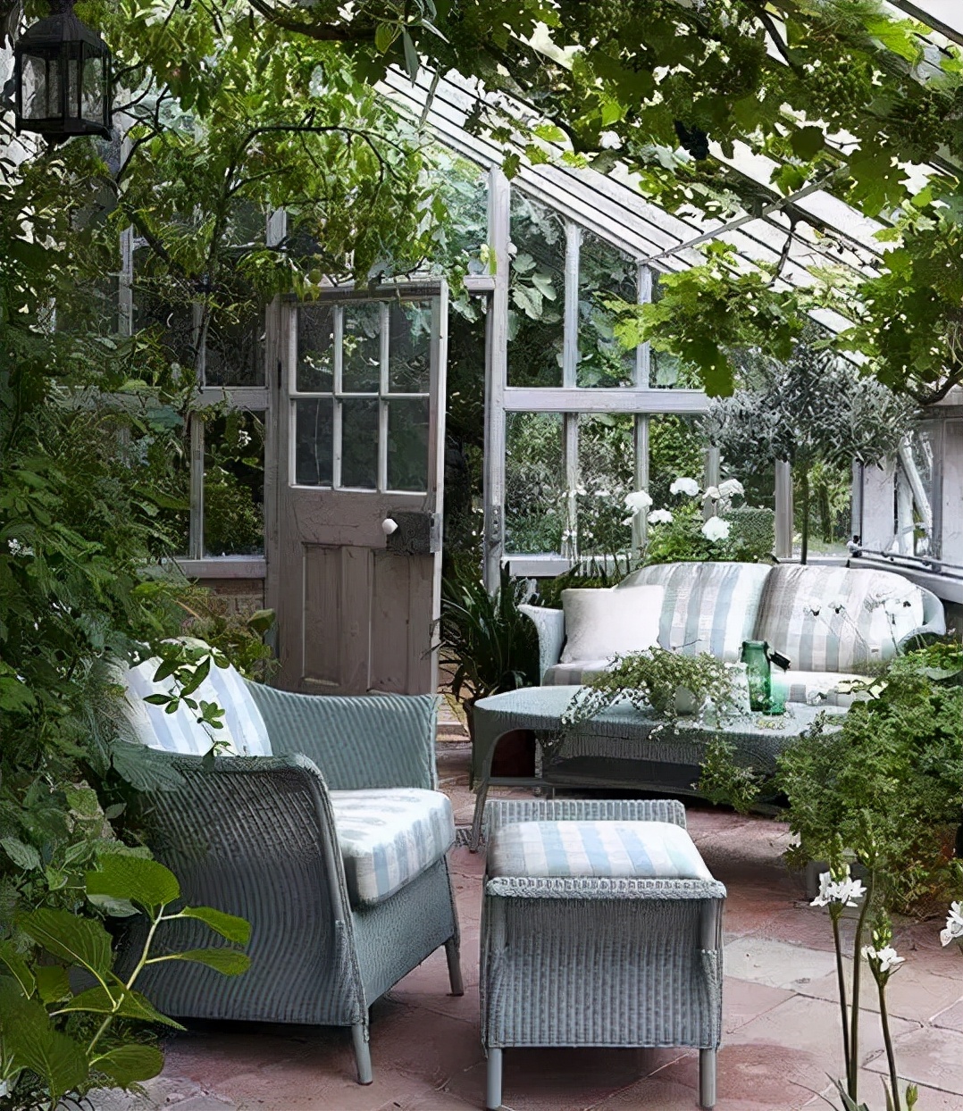 青海带灯带阳光房夏天太热怎么办,露台阳光房夏天温度高怎么办