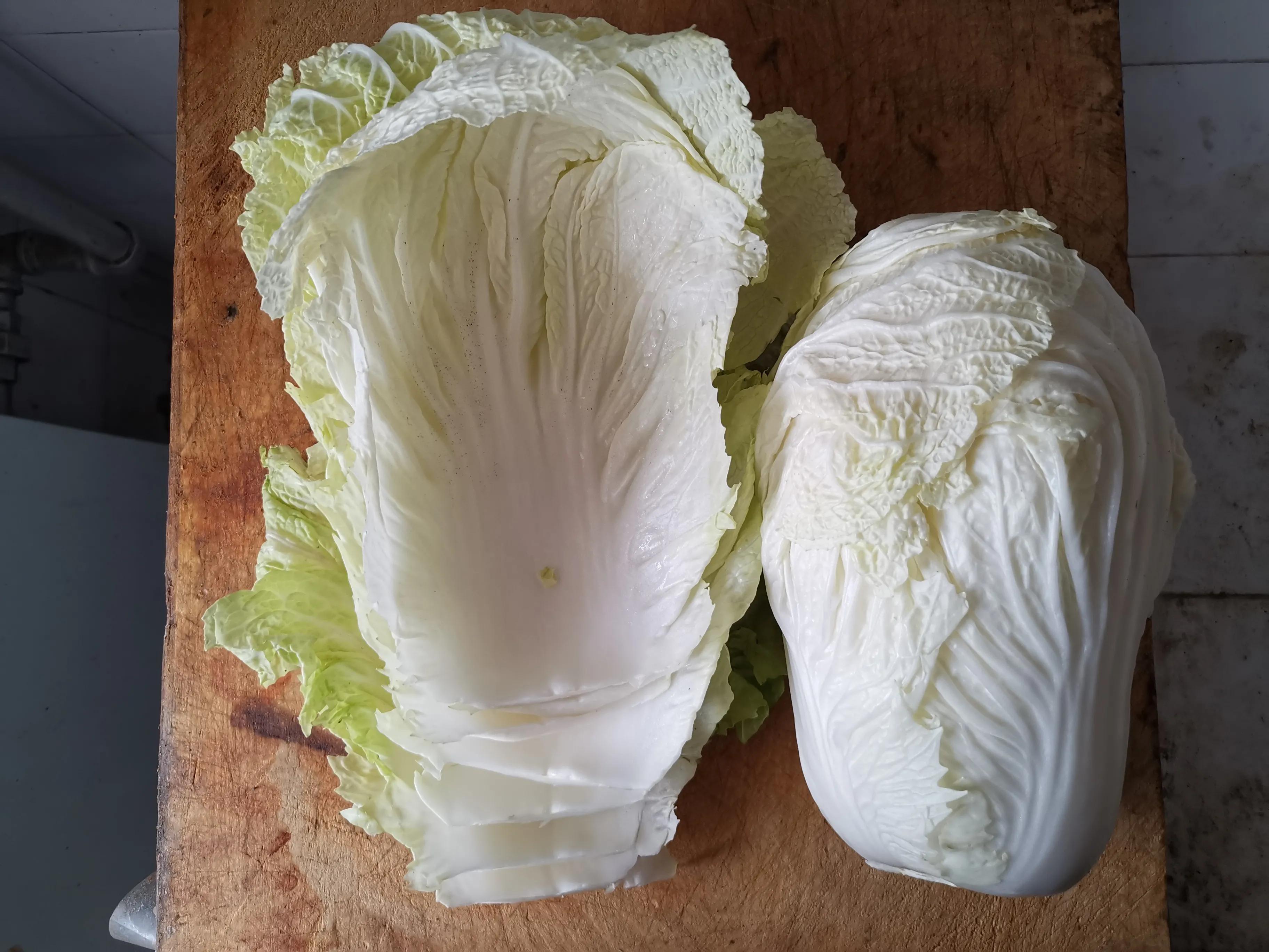 玻璃泡菜坛腌酸菜,泡菜缸里泡老坛酸菜