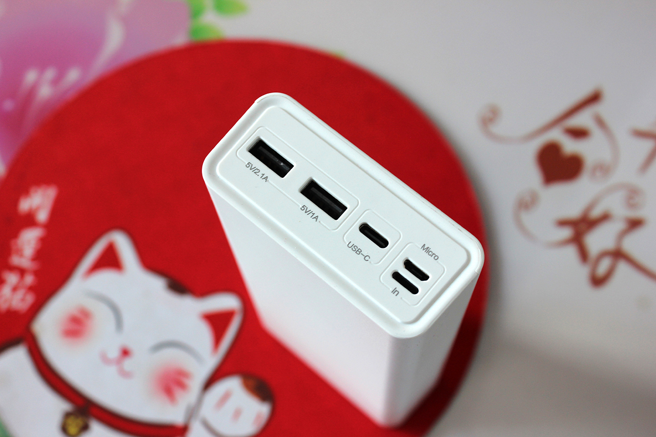 爱国者移动电源w300说明书,爱国者w300pd和e30000pd区别