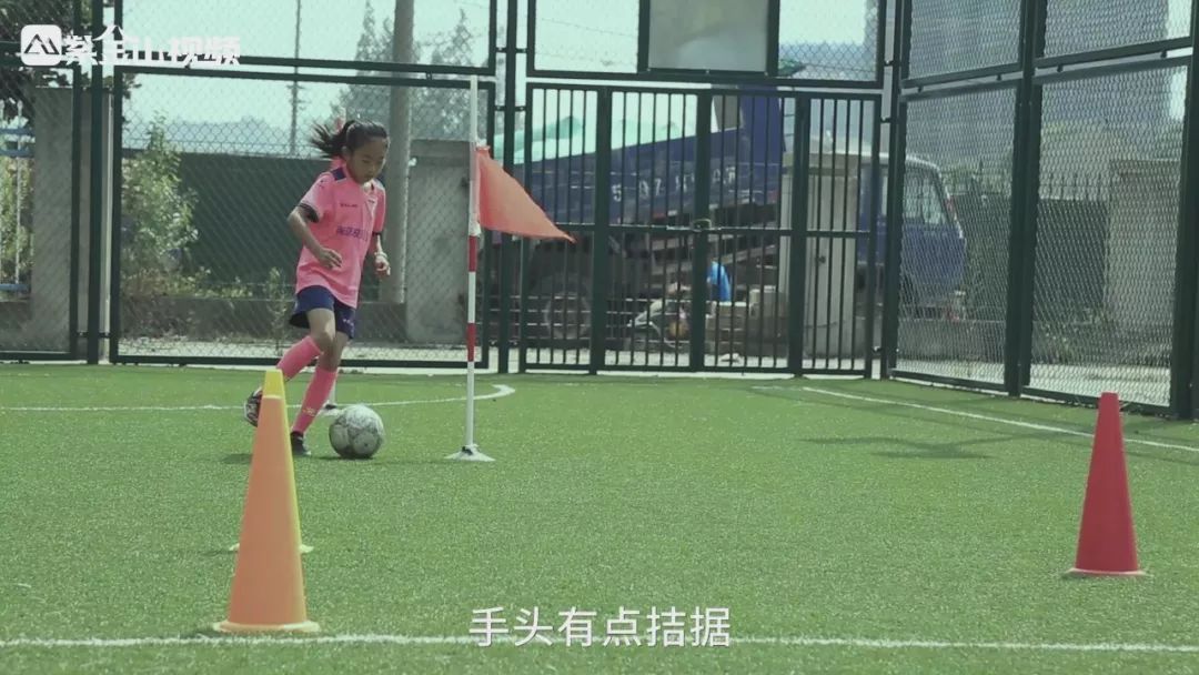 14岁女孩足球梦,一个女孩的足球梦