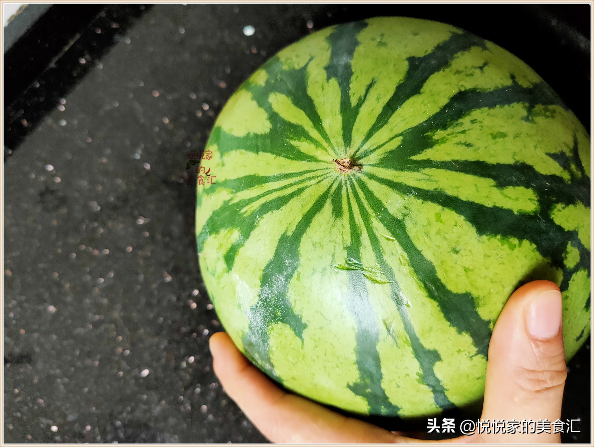 自然成熟的西瓜和催熟西瓜的区别,西瓜白籽和黑籽西瓜区别