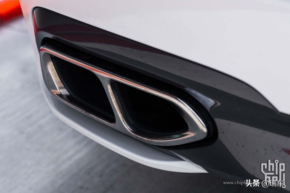 新款宝马m760liv12曜影特别版,宝马的v12