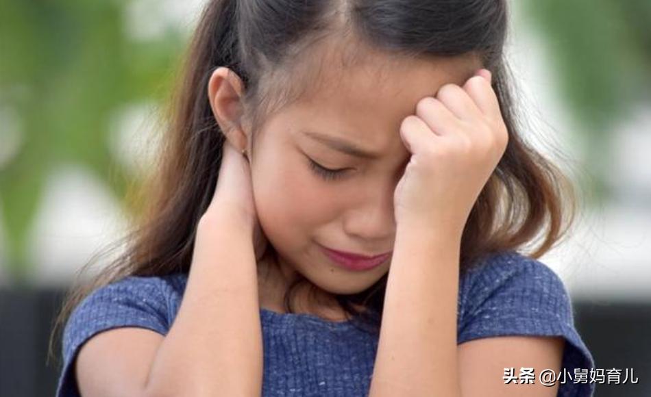 孩子出现夹大腿坏处,小孩爱摸乱碰怎么办