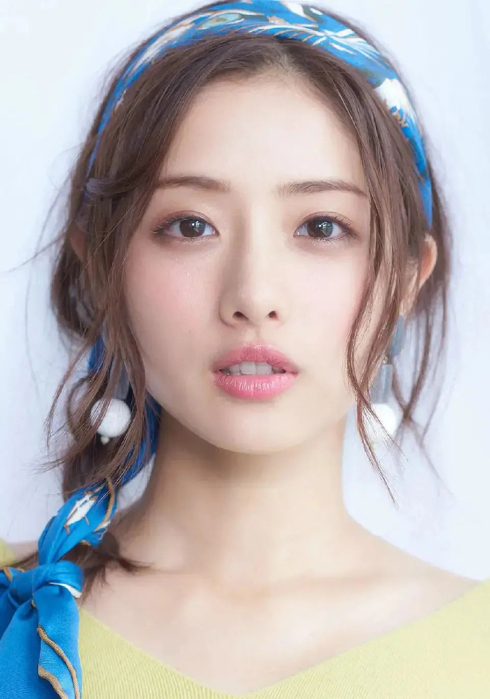 欧阳娜娜、宋妍霏都在戴的宽发带，简直是秃头女孩的救星