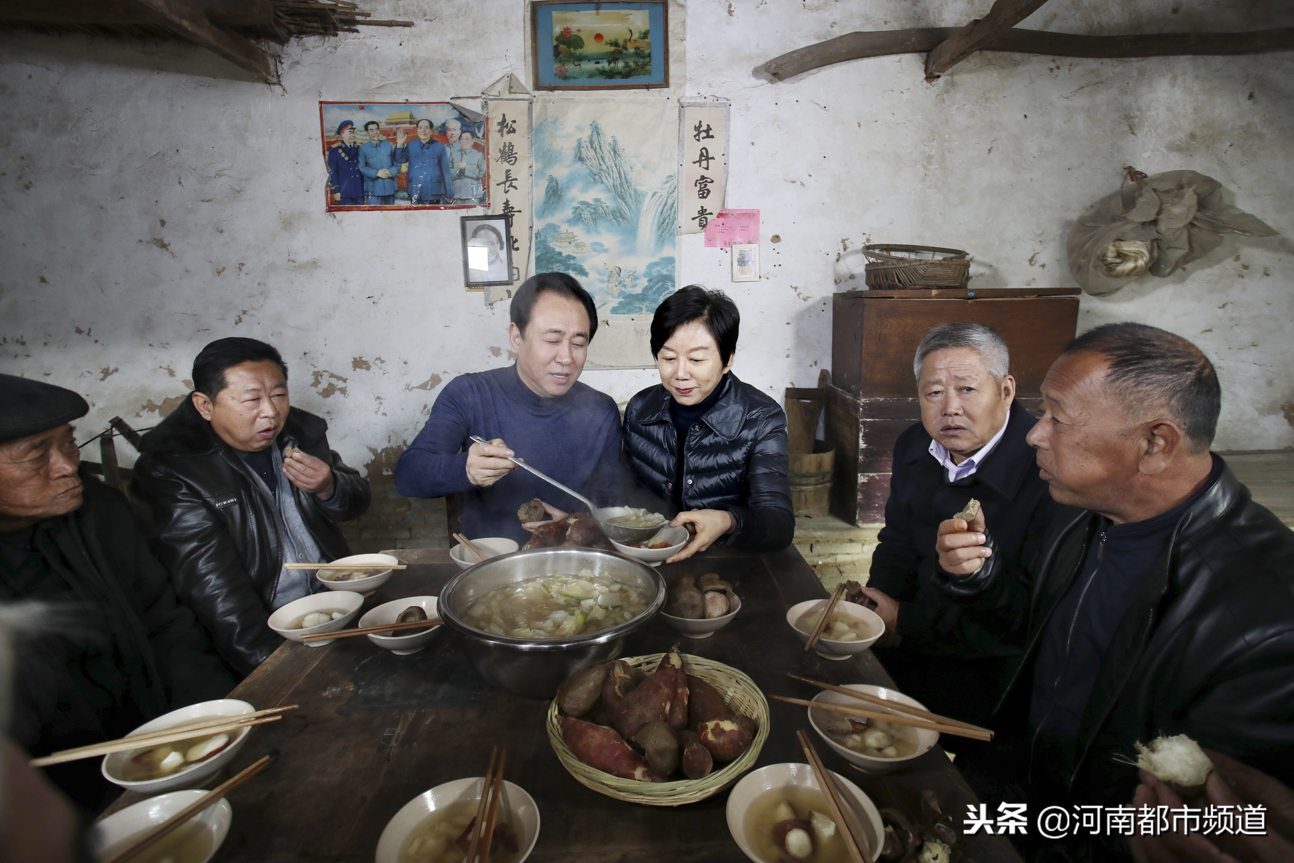 许家印回乡报师恩完整版,许家印的师恩