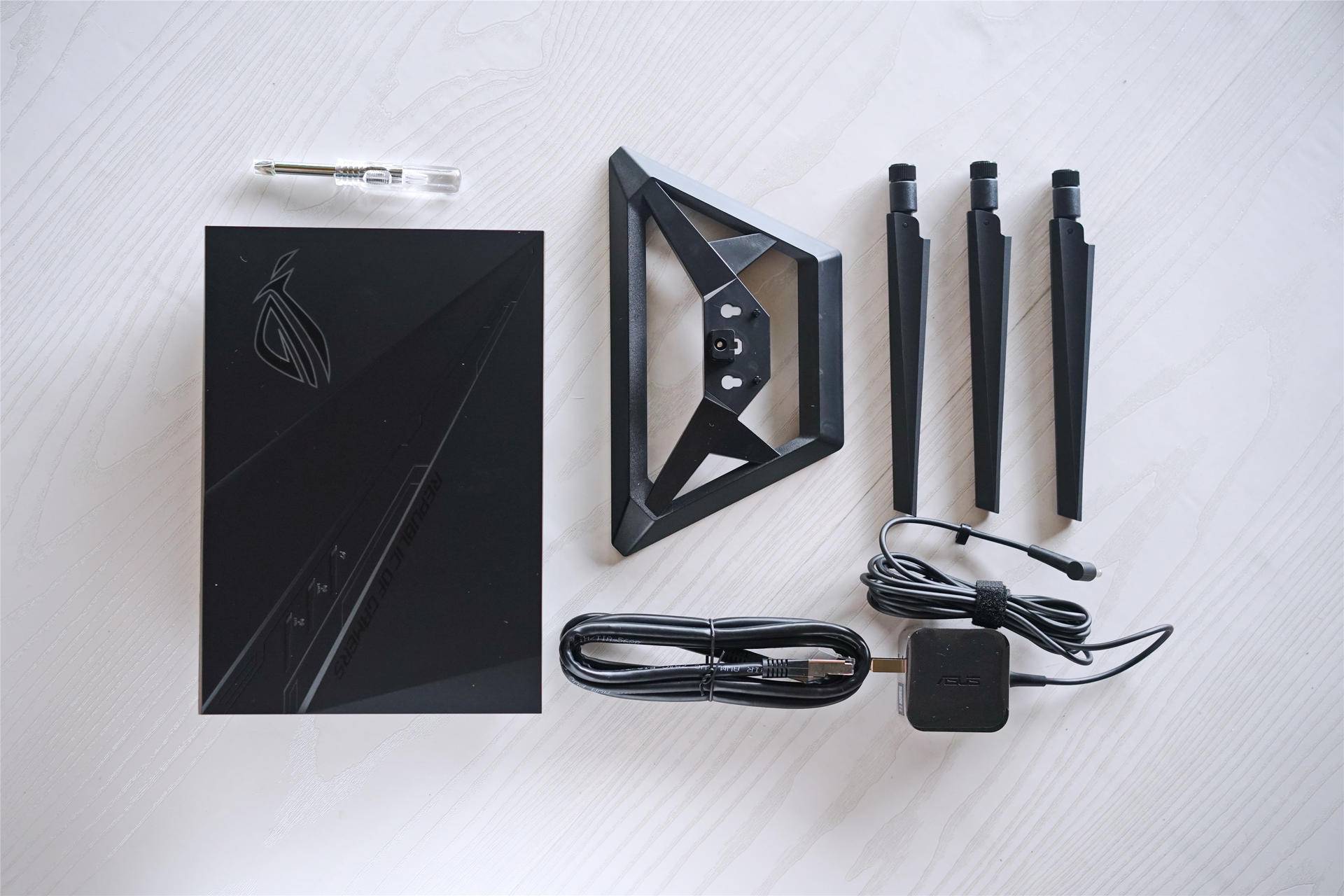 rogac2900路由器测评,roggt-ac2900双频游戏路由器开箱