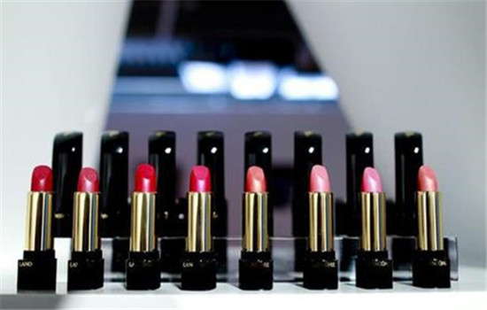 口红断在口红管里怎么取出来,口红断了怎么保存