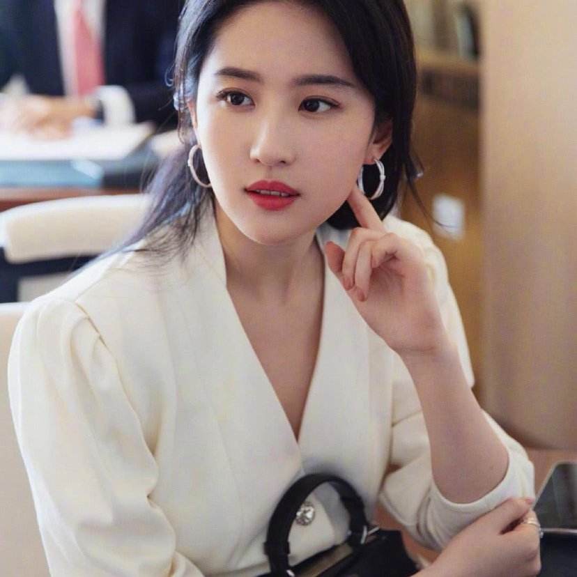 丹凤眼适合什么脸型女,菱形脸单眼皮丹凤眼什么眼镜好看