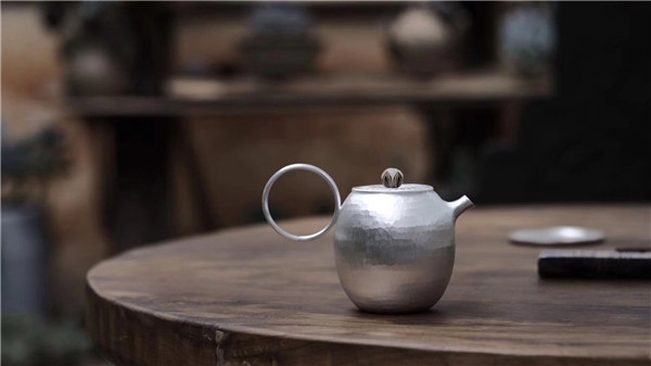 三色彩金与三色彩银的区别,彩金和彩银普通人能看出来吗